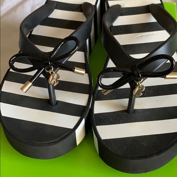 Kate Spade Rhett Black & White Wedge flip flops - Picture 5 of 8